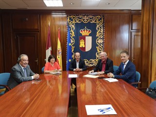 Reunion en la Delegacin de la Junta de Comunidades de CLM en Guadalajara 